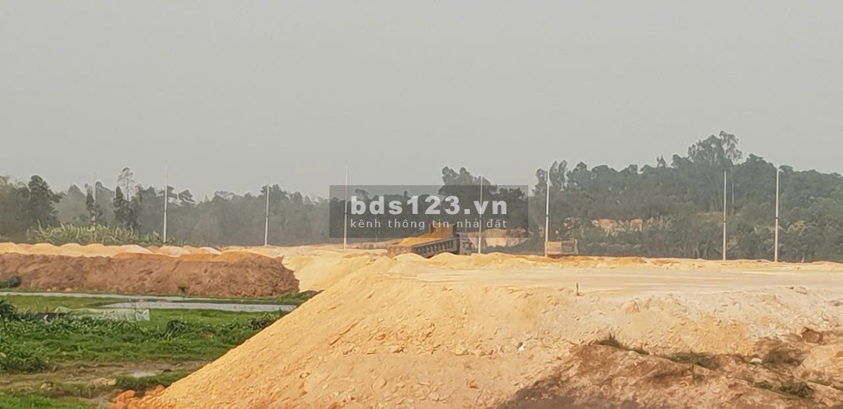 Bán đất đối diện KCN Tam Dương đang san lấp mặt bằng
