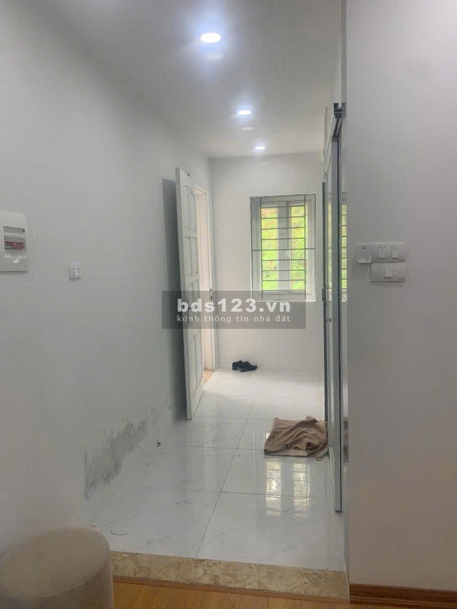 Bán căn hộ chính chủ ngõ phố Láng Hạ C1 P409 Hoàng Ngọc Phách