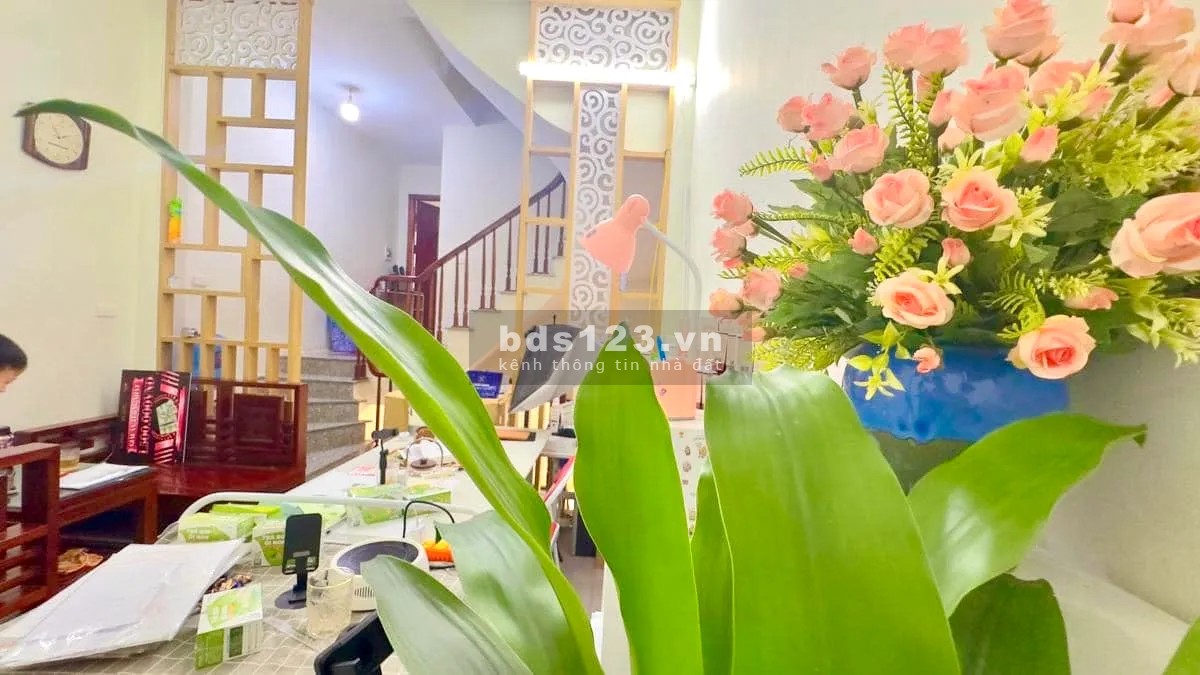 Bán nhà 5 tầng x 41m2, mặt tiền 4m giá chỉ hơn 6 tỷ, ngõ ba gác cách ô tô 5m Tựu Liệt, Thanh Trì