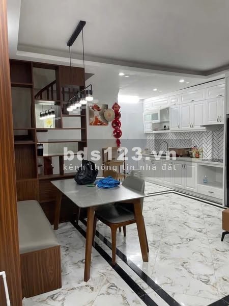 Cho thuê nhà Đội Cấn - Ba Đình- GIÁ 18tr/ tháng
