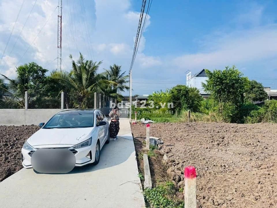 Bán nhanh đất đẹp thổ cư tại đường DT833, Bình Lãng, Tân Trụ DT 100m2, giá 700 triệu