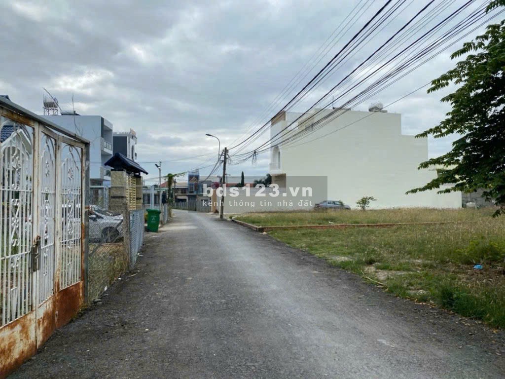 Bán gấp 8 lô đất đẹp, đường Tập Đoàn 8, Bình Chánh, diện tích 100m² tùy nền, giá chỉ từ 800 triệu/lô