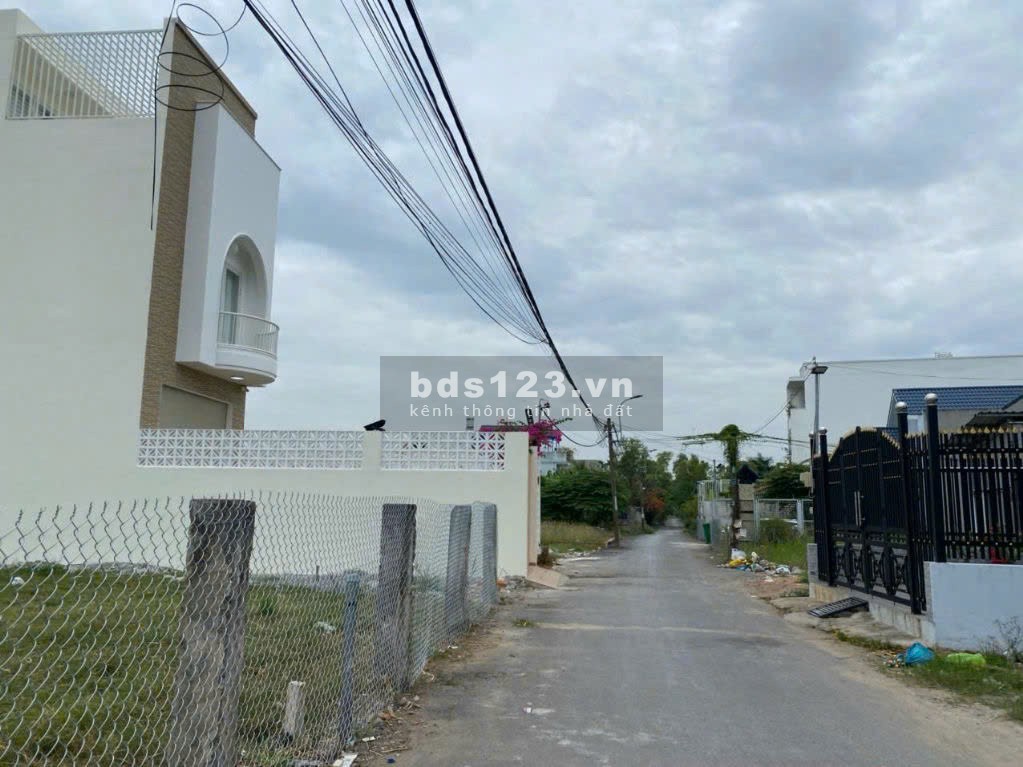 Bán gấp 8 lô đất đẹp, đường Tập Đoàn 8, Bình Chánh, diện tích 100m² tùy nền, giá chỉ từ 800 triệu/lô