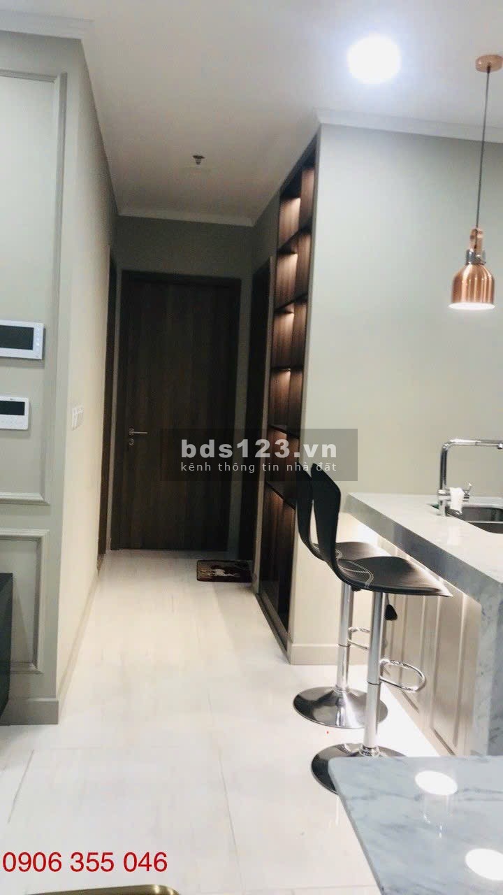Chị khách gửi bán căn 2PN - 2WC, 78m², hướng Đông Nam, block A, giá 6,3 tỷ. Liên hệ: 0906 355 046.