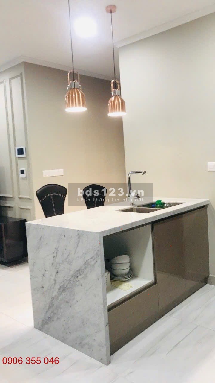 Chị khách gửi bán căn 2PN - 2WC, 78m², hướng Đông Nam, block A, giá 6,3 tỷ. Liên hệ: 0906 355 046.