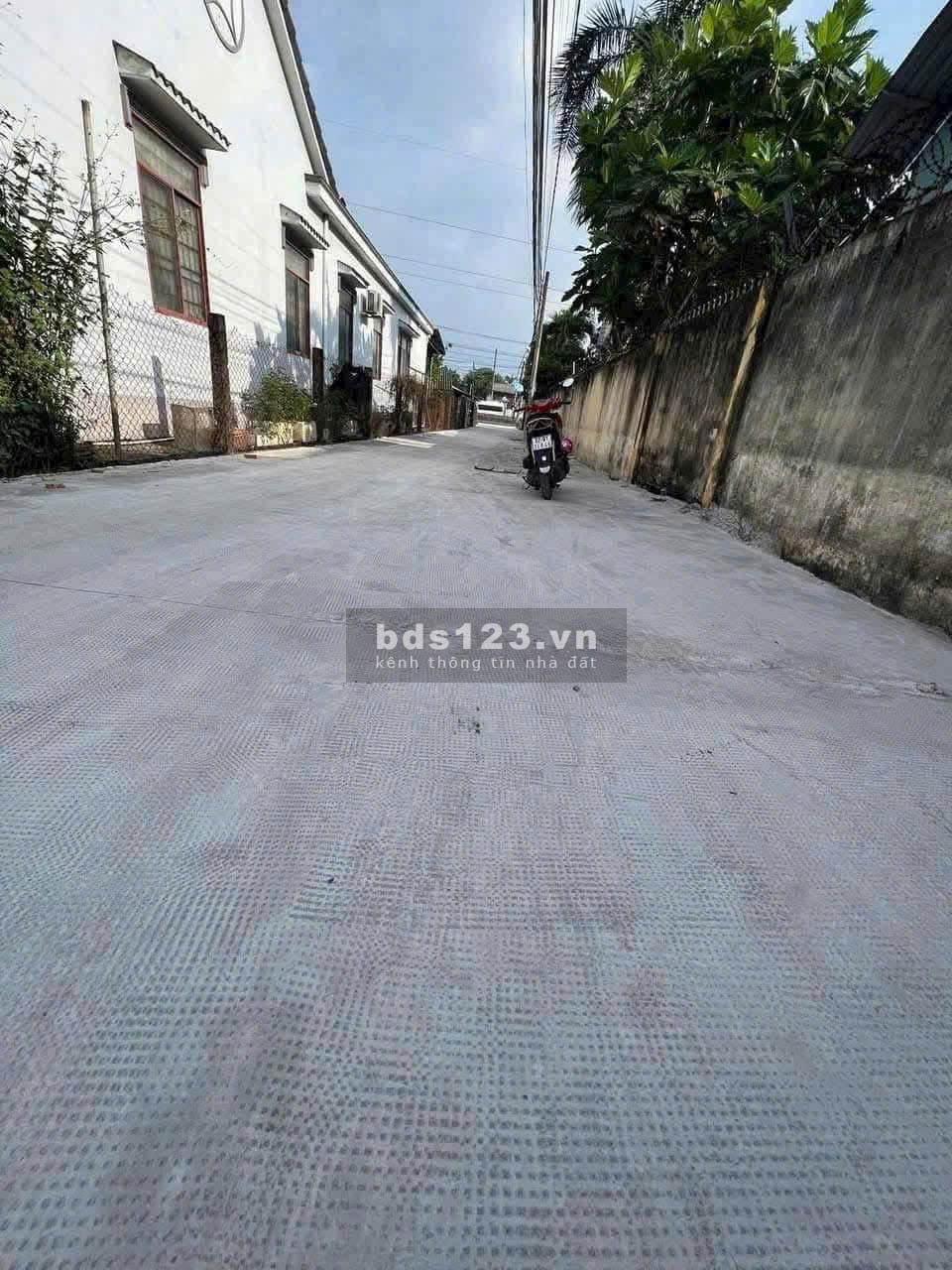 Chạy chữa bán nhanh lô Phường 4, Thành Phố Tân An, Long An, 162m2, 900 triệu, SHR