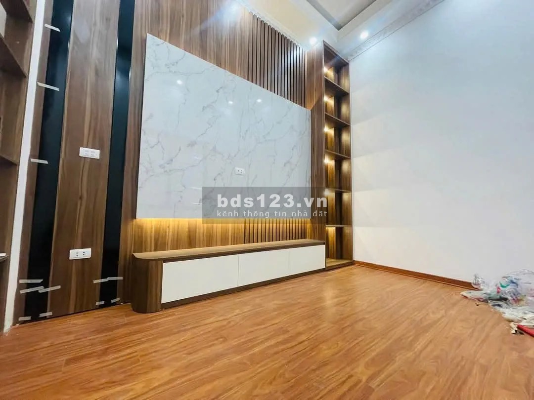 Nhà đẹp 35m2 phố Tựu Liệt, 4 tầng ở ngay, ngõ ô tô giá chỉ 5,8 tỷ