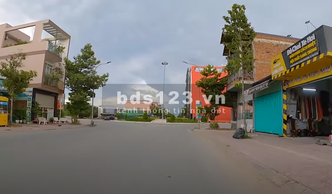 Mặt tiền Nguyễn Công Bình, Cặp 2 nền liền kề, TP Mỹ Tho. Ấp 2. Hướng Bắc.