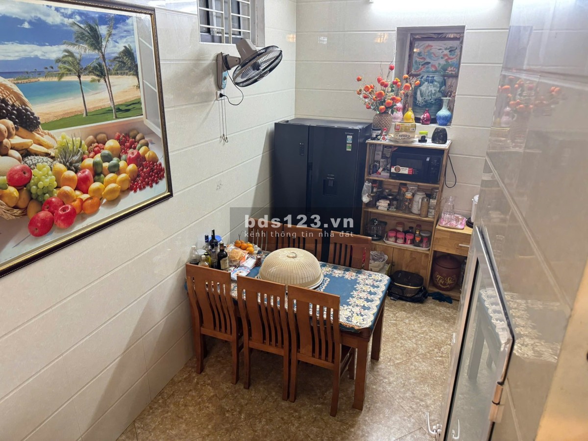 Bán Nhà Võng Thị, Bưởi, Tây Hồ, Ba Bước Ra Ô Tô, Mặt Tiền Rộng 5.6 m, 80m², Giá Chỉ 21 Tỷ