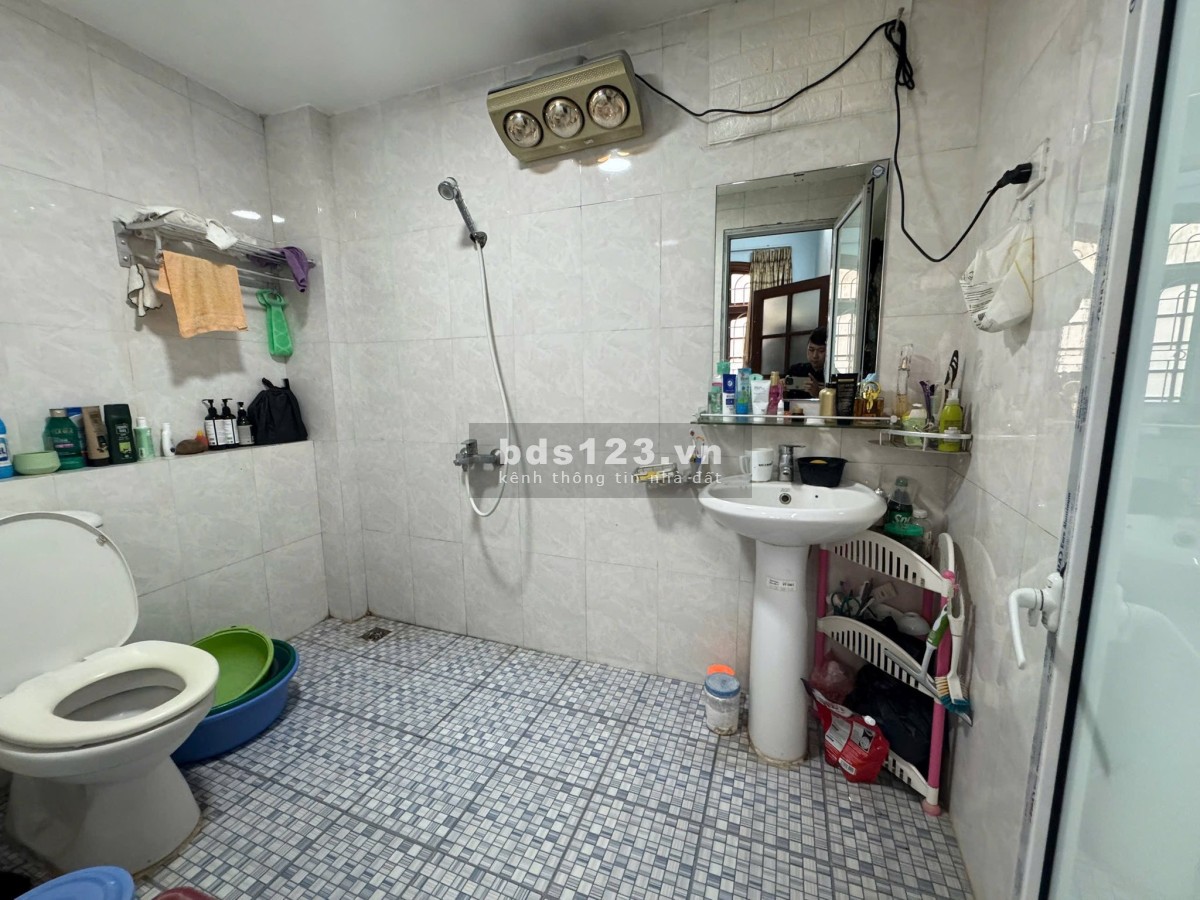 Bán Nhà Võng Thị, Bưởi, Tây Hồ, Ba Bước Ra Ô Tô, Mặt Tiền Rộng 5.6 m, 80m², Giá Chỉ 21 Tỷ