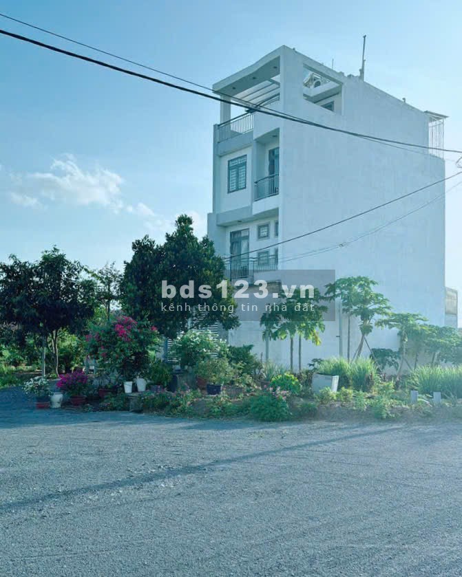 Cần Bán đất 13A Hồng Quang lô 126m2 đường 12m lô A23 gần NV Linh
