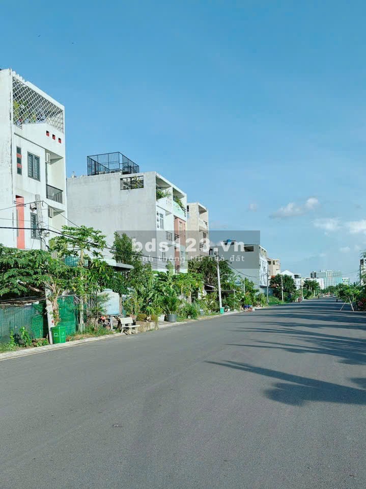 Cần Bán đất 13A Hồng Quang lô 126m2 đường 12m lô A23 gần NV Linh