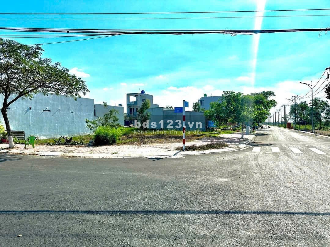 Đất thổ cư giá rẻ Long An mặt tiền đường nhựa lớn