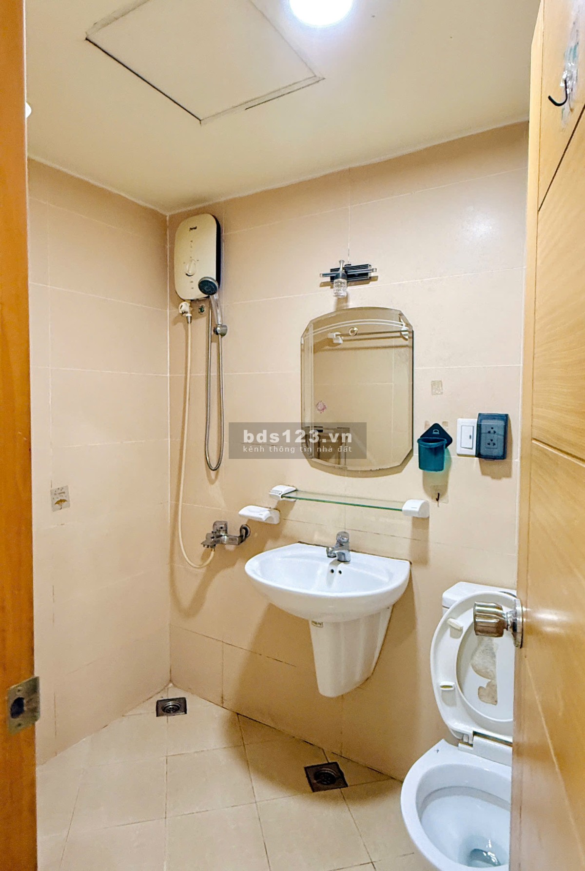 Căn 66m2 Hoàng Kim giá 8.5tr/tháng, nội thất, thoáng mát, an ninh
