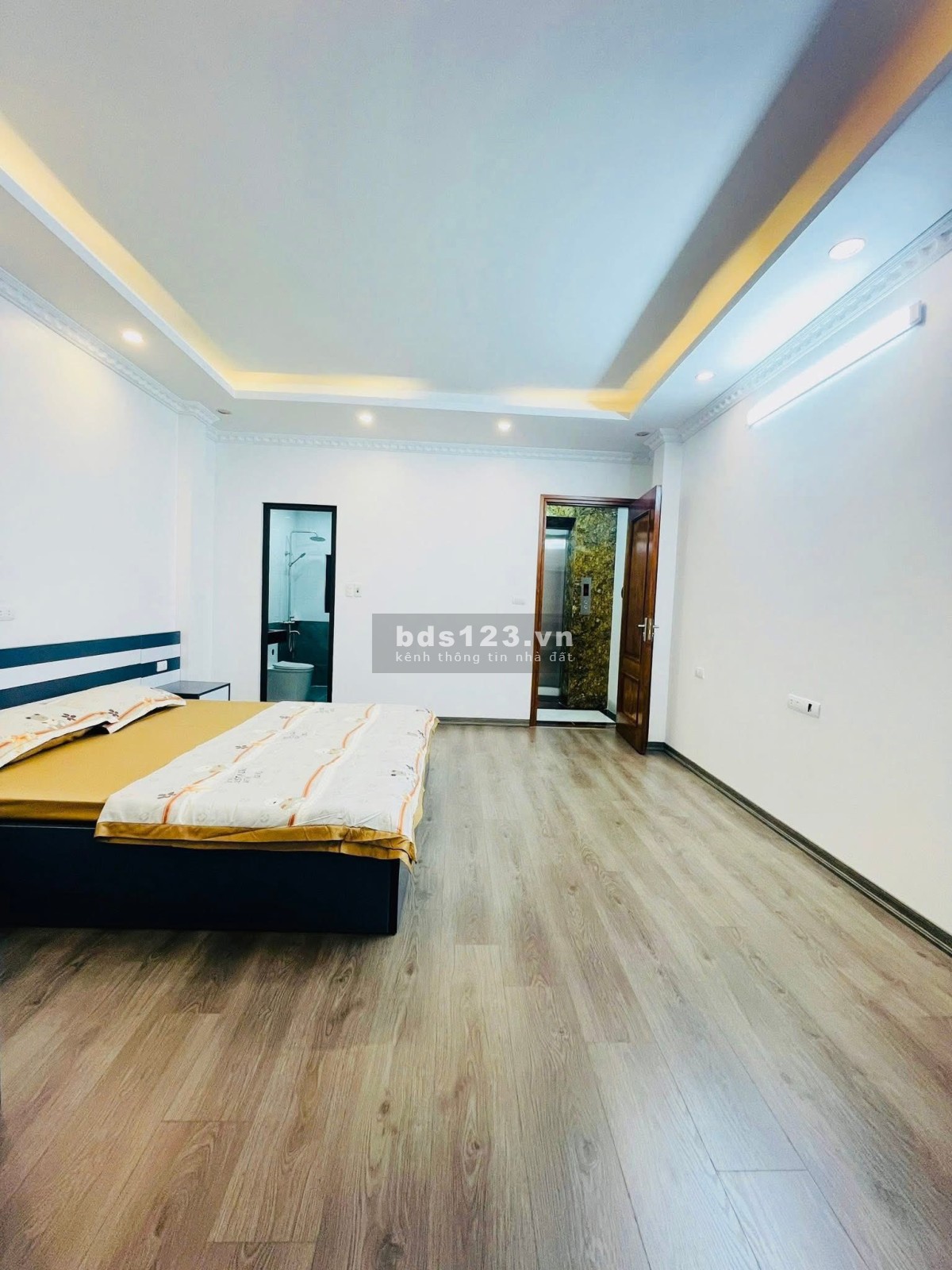 Nhà 5 tầng x 36m2 Ngọc Hồi, Tứ Hiệp, 3 bước ra ô tô, chỉ 5.85 tỷ