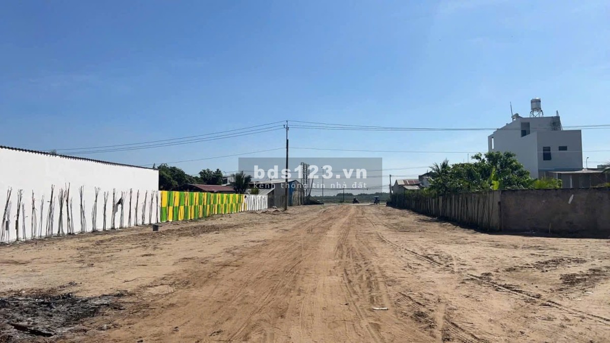 Đất Vàng Long An giá sập sànnnnnnn. Chỉ 9,3tr/m2