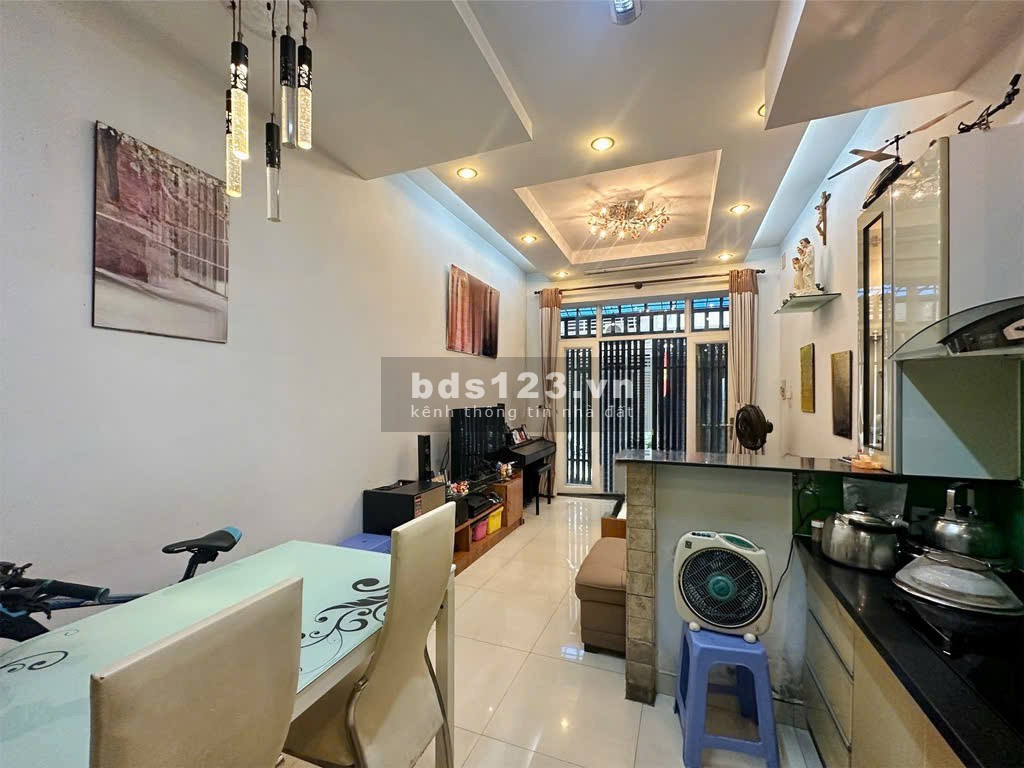 Bán Nhà HXH Nguyễn Đình Chiểu 4 tầngX 36 M2 nhỉnh 8 tỷ. Phường 4, Quận 3.Nhà đẹp giao ngay
