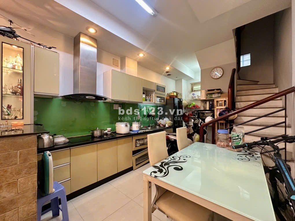 Bán Nhà HXH Nguyễn Đình Chiểu 4 tầngX 36 M2 nhỉnh 8 tỷ. Phường 4, Quận 3.Nhà đẹp giao ngay
