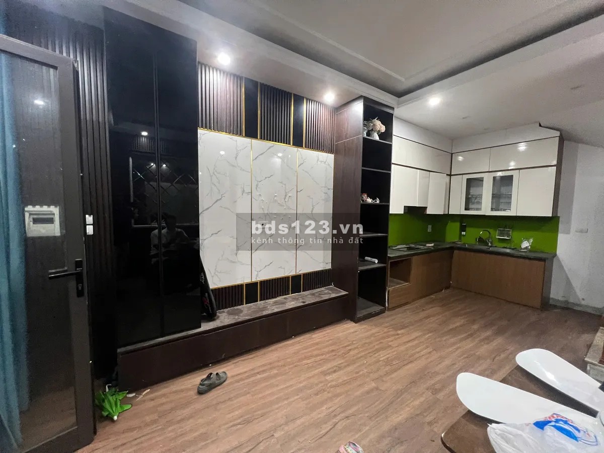 Bán nhà Ngọc Hồi 30m2, 5 tầng, mặt tiền 4.3m ngõ ô tô tránh, giá 5.5 tỷ