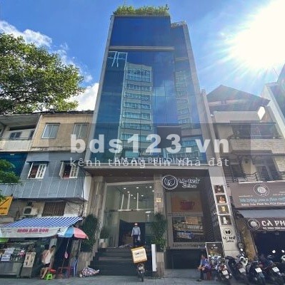 Chính chủ cần bán nhà mặt tiền số 90 Trần Đình Xu, Phường Cô Giang, Quận 1