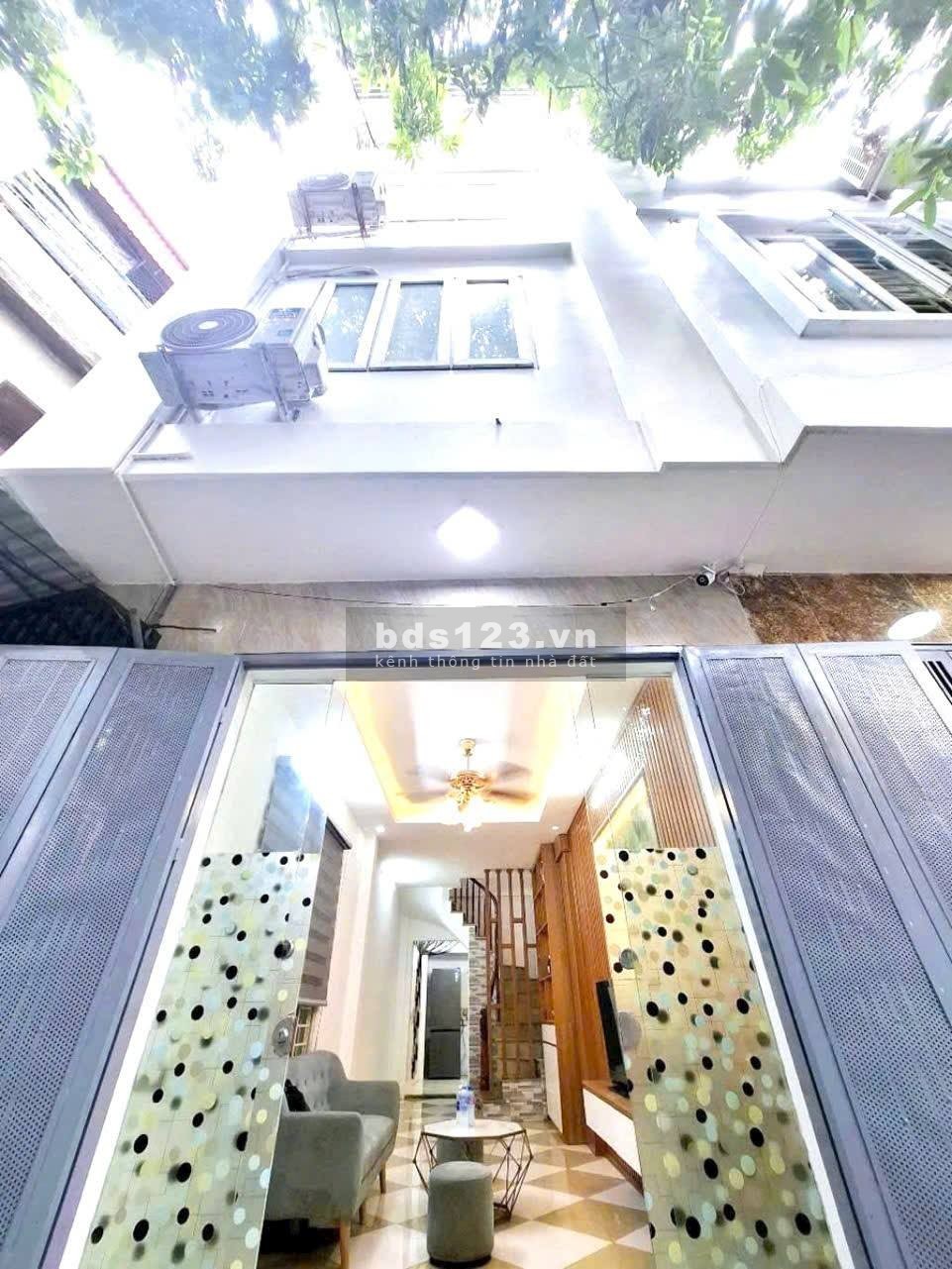 Nhà đẹp , Trương Định - Hoàng Mai - Gần phố , lô góc , 39m - 5 tầng - 4 ngủ - 6x tỷLh : 0862417628