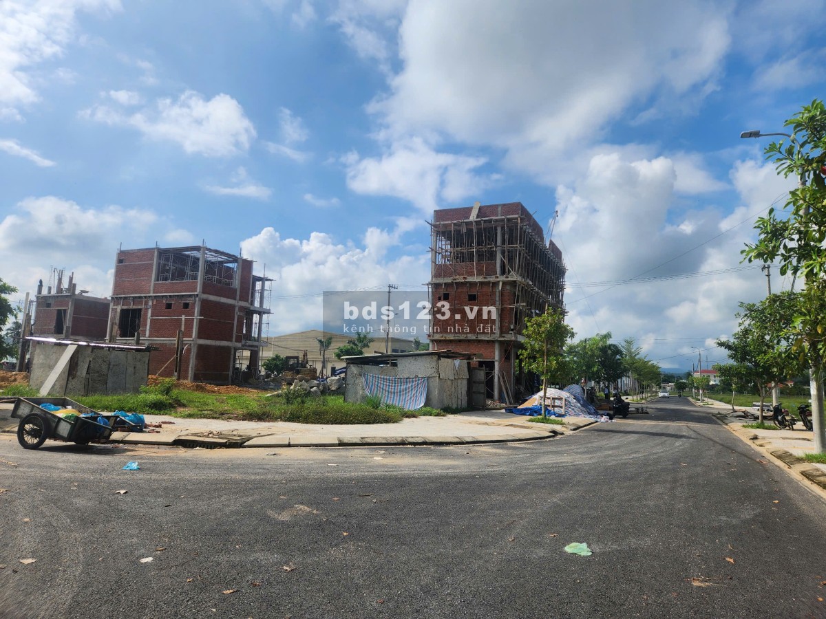 Tin Vui!! Đất Nền Khu Phố Chợ Đông Phú trong giai đoạn ra sổ, cơ hội vàng cho quý anh chị đầu tư.