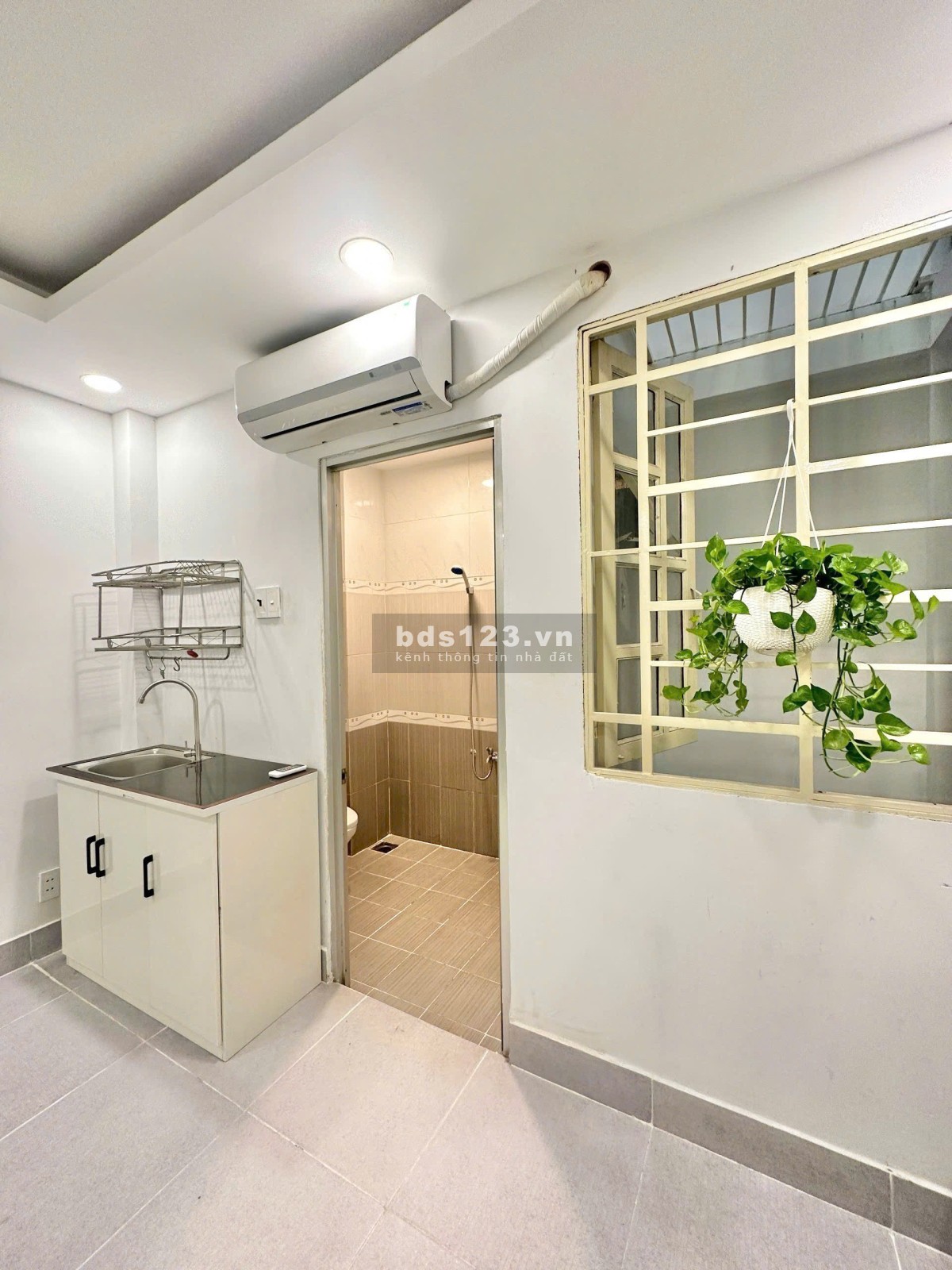 Phòng thoáng đẹp đầy đủ nội thất sát Phạm Văn Đồng gần sân bay giá rẻ dịp hè