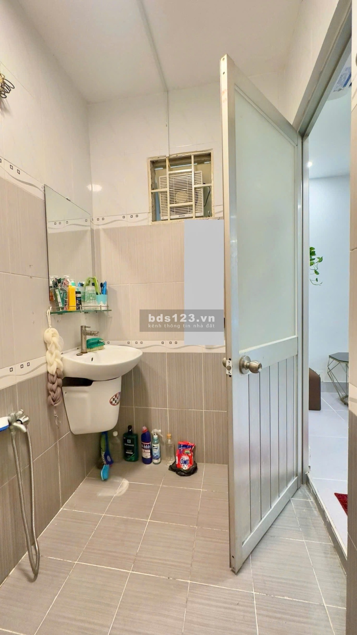 Phòng thoáng đẹp đầy đủ nội thất sát Phạm Văn Đồng gần sân bay giá rẻ dịp hè