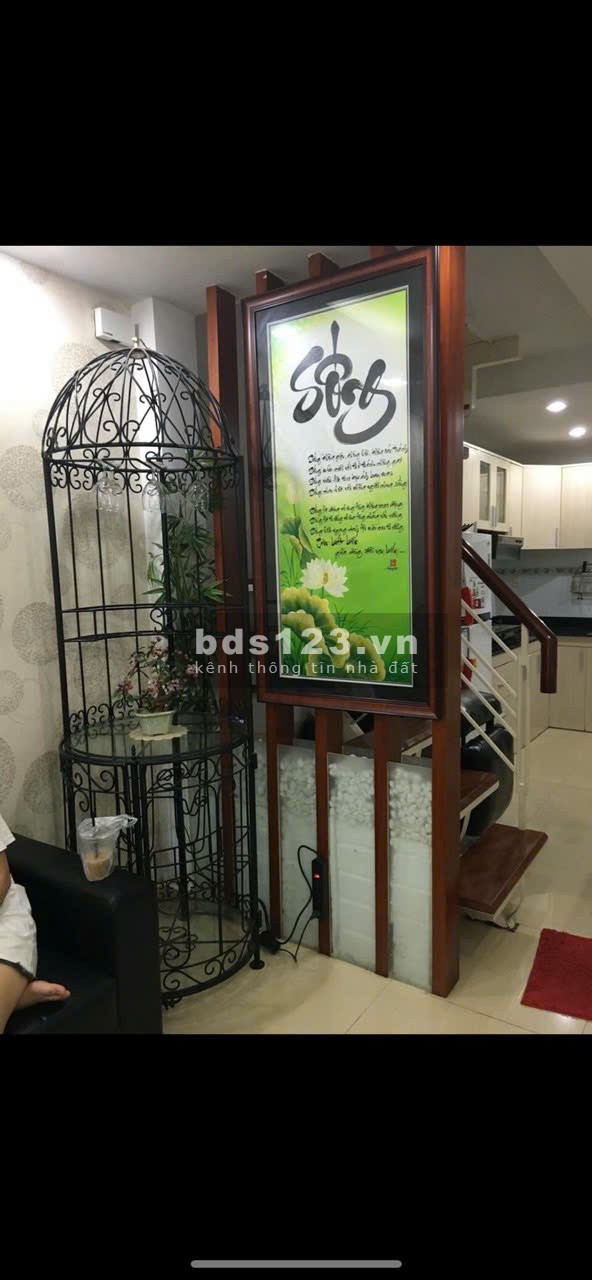 Bán nhà TK18/22 Nguyễn Cảnh Trân, Q1