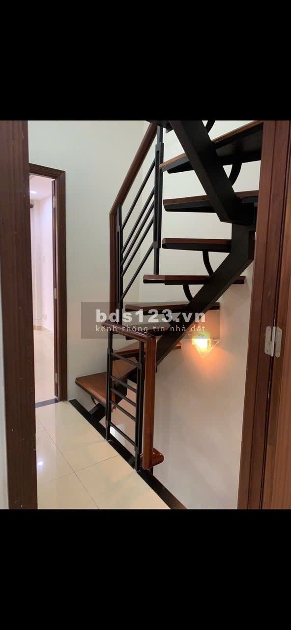 Bán nhà TK18/22 Nguyễn Cảnh Trân, Q1