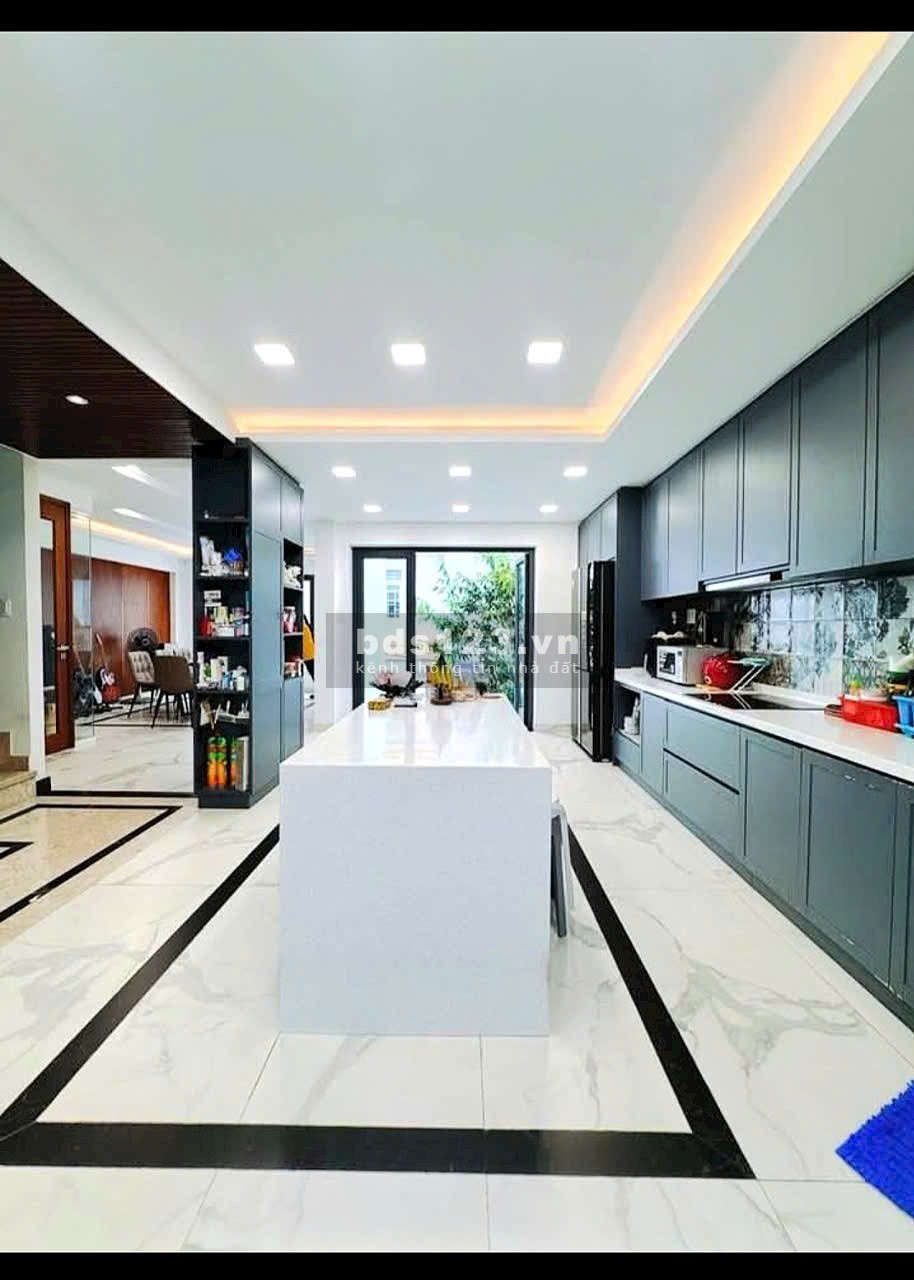 Gấp! Bán giảm 1 tỷ nhà biệt thự Nguyễn Thông, P.9, Q.3 – đẳng cấp, nội thất Ý, giá sốc 28 tỷ