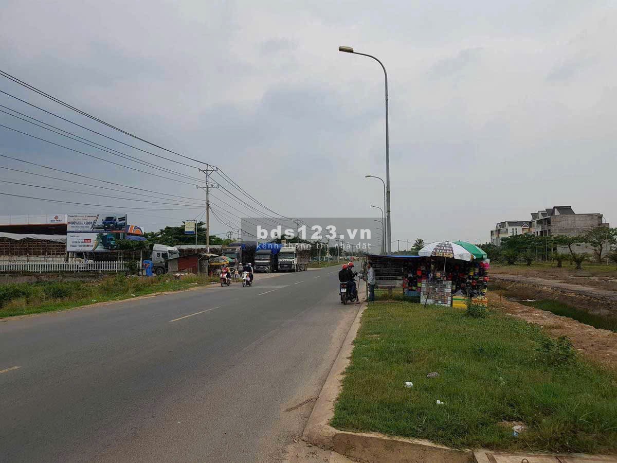 Cần tiền kinh doanh cần bán lô đất thổ cư mặt tiền đường