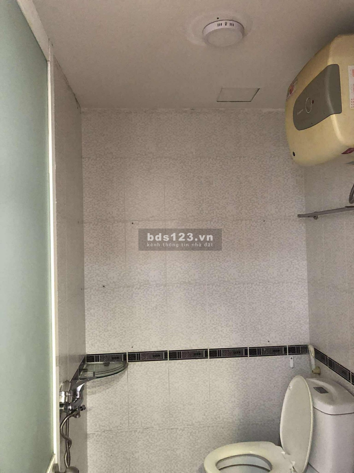 Cho thuê Căn hộ Hồng Lĩnh Plaza H.Bình Chánh, Dt : 81 m2, 2PN, Giá : 9.5 tr/th,