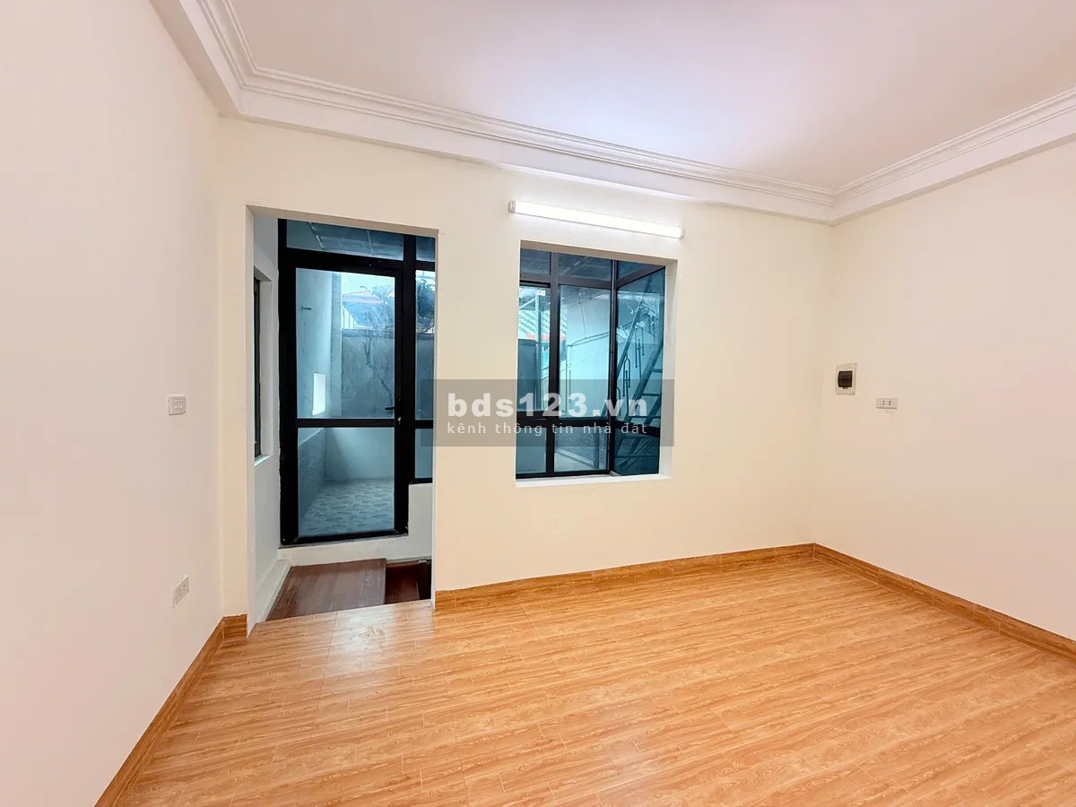 Bán nhà 4 tầng Tứ Hiệp, Ngọc Hồi, 38m2, giá 4.9 tỷ