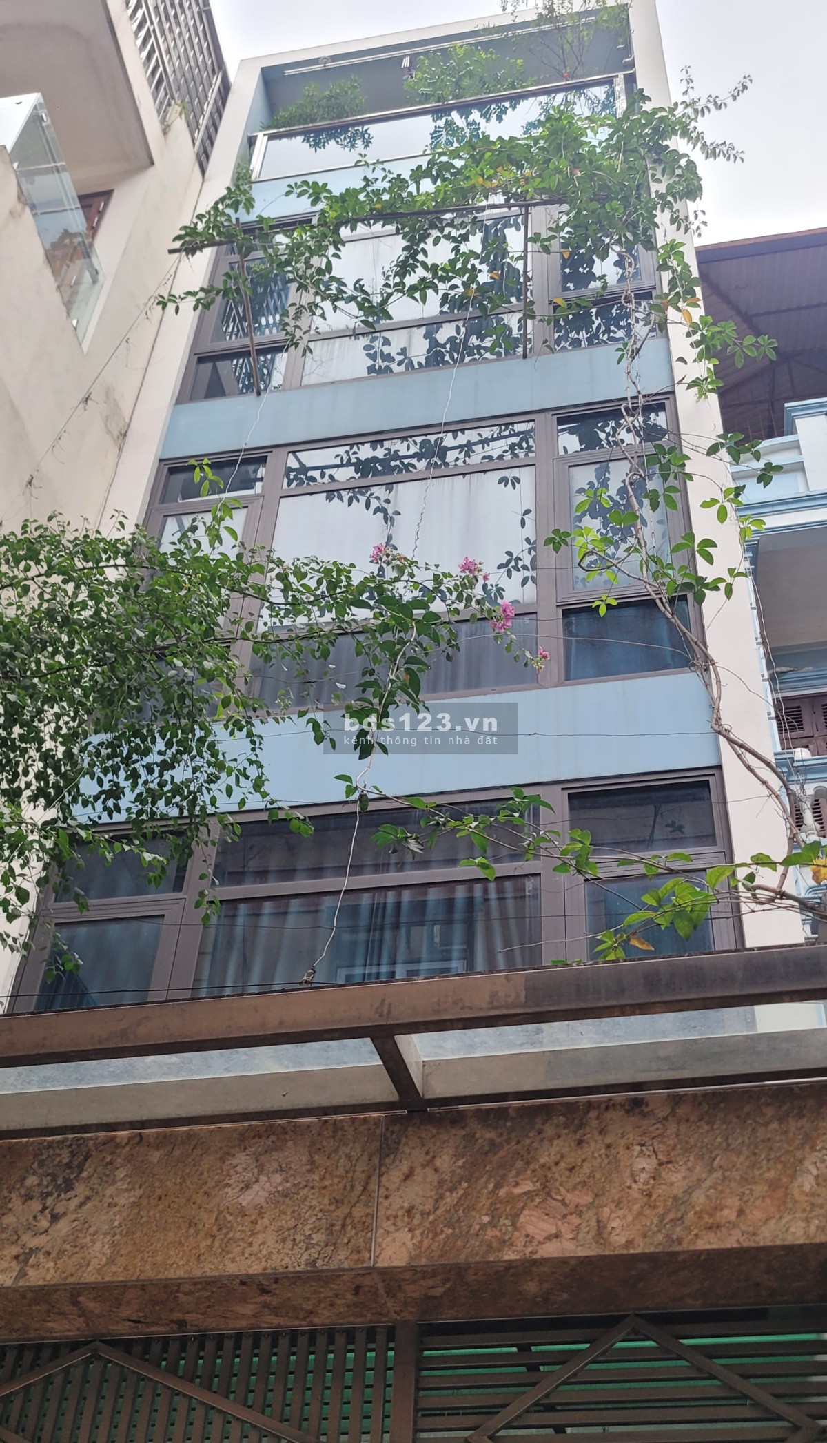 Duy nhất 83m2, 17,x Tỷ, p cù chính lan – 1 nhà ra phố – full nội thất gỗ lim –sổ vuông– 2 thoáng