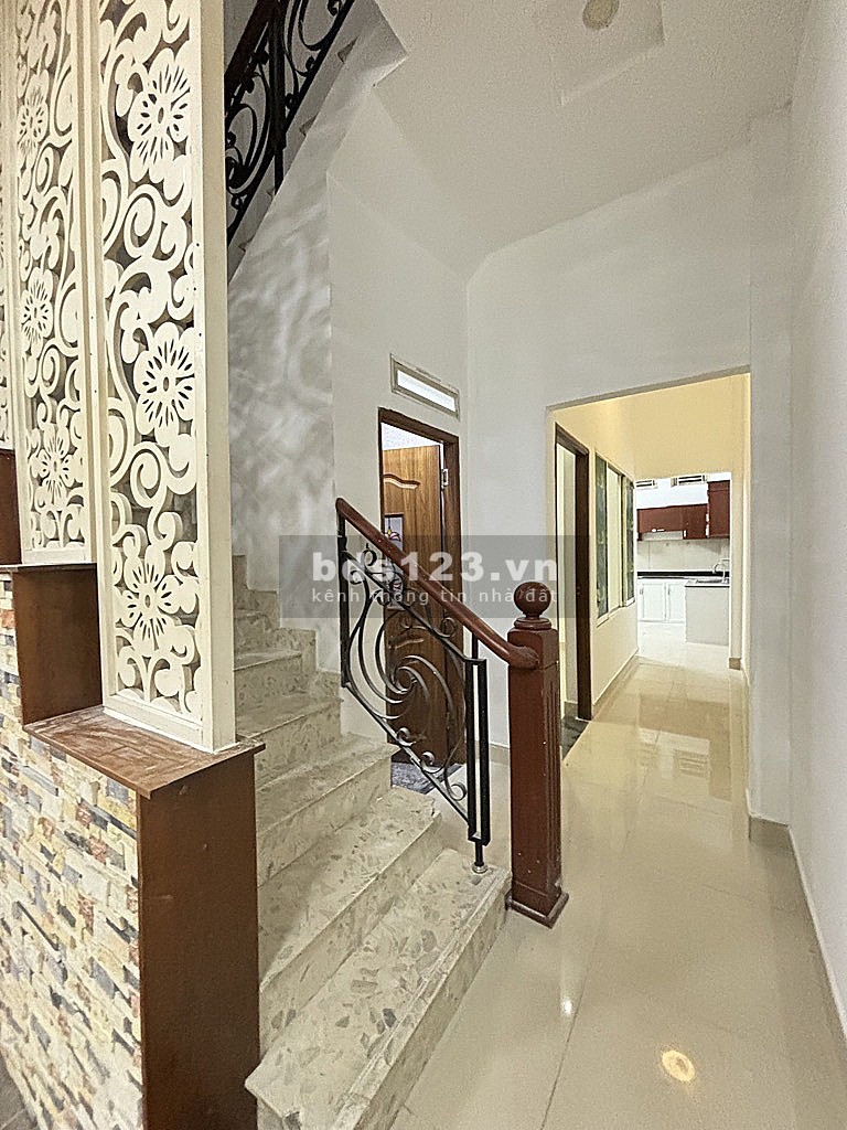Chỉ 11.7 tỷ – Bán đất tặng nhà 2 tầng – Hẻm xe hơi Nguyễn Xí – P13, Bình Thạnh