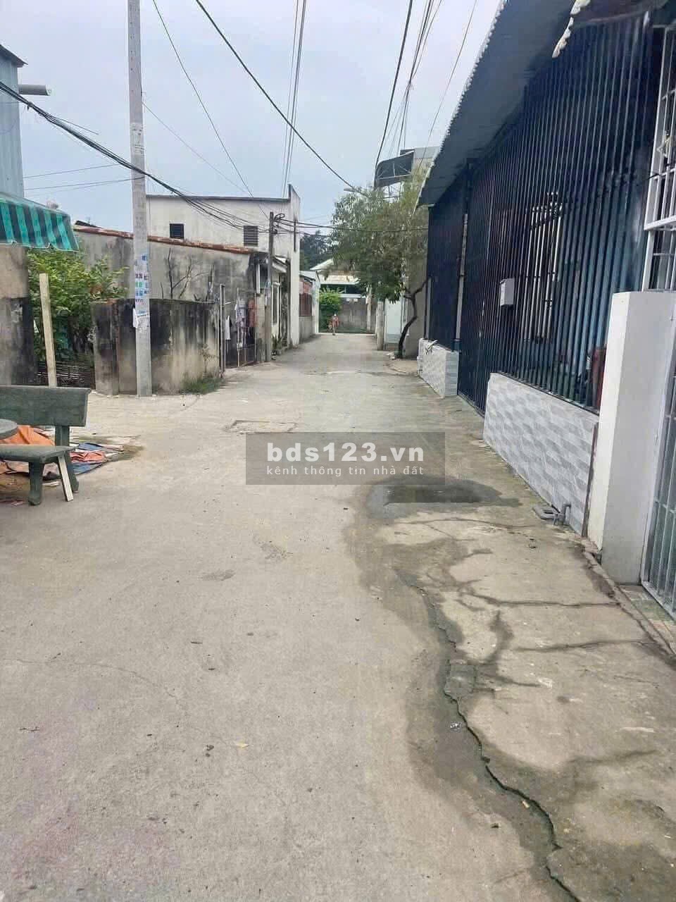 Đất Ngộp SHR, Chỉ Gần 1tỷ7 Cho 100m2, Khu Vực Đông Dân Cư, Hóc Môn