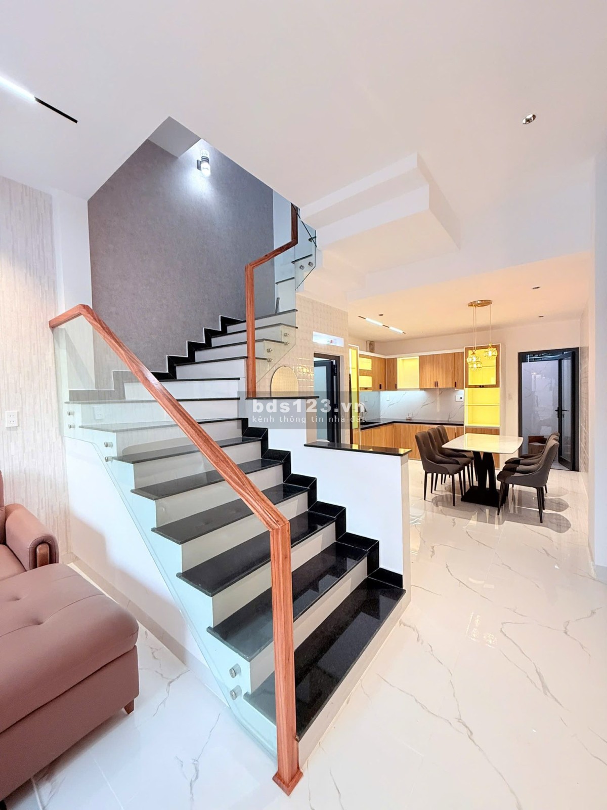 Bán nhà 3 tầng – K242 Tô Hiệu – Gần Hoàng Thị Loan