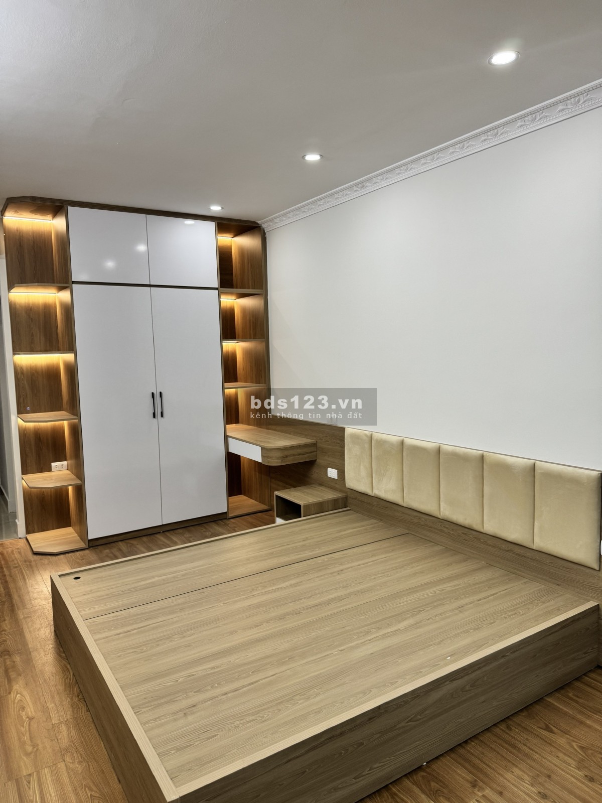 Siêu hiếm! Bán nhà mới xây Trịnh Văn Bô, Nam Từ Liêm 35m², 6 tầng, ôtô đỗ cửa, thang máy