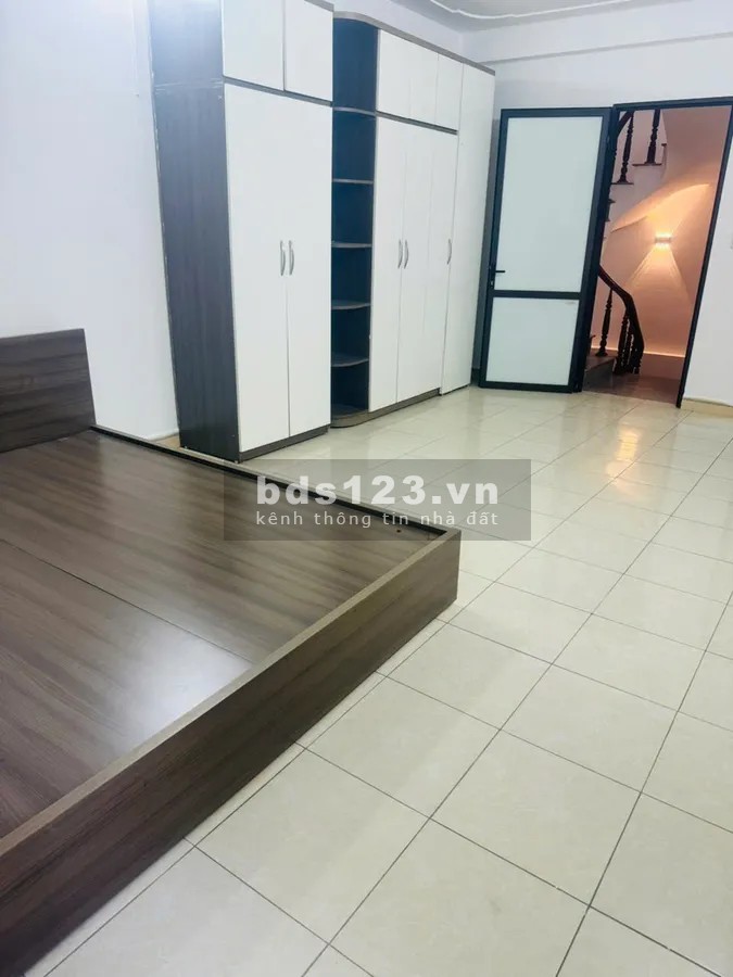 Bán nhà 4 tầng x 35m2 Ngọc Hồi, ngõ ô tô thông, giá chỉ 5.8 tỷ
