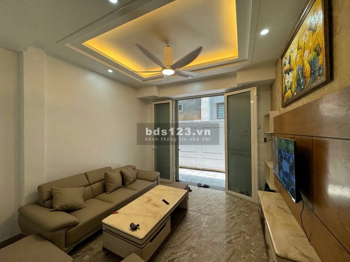 Bán nhà Ngọc Hồi, 33m2 x 5 tầng, mặt tiền 4m, giá 5.4 tỷ