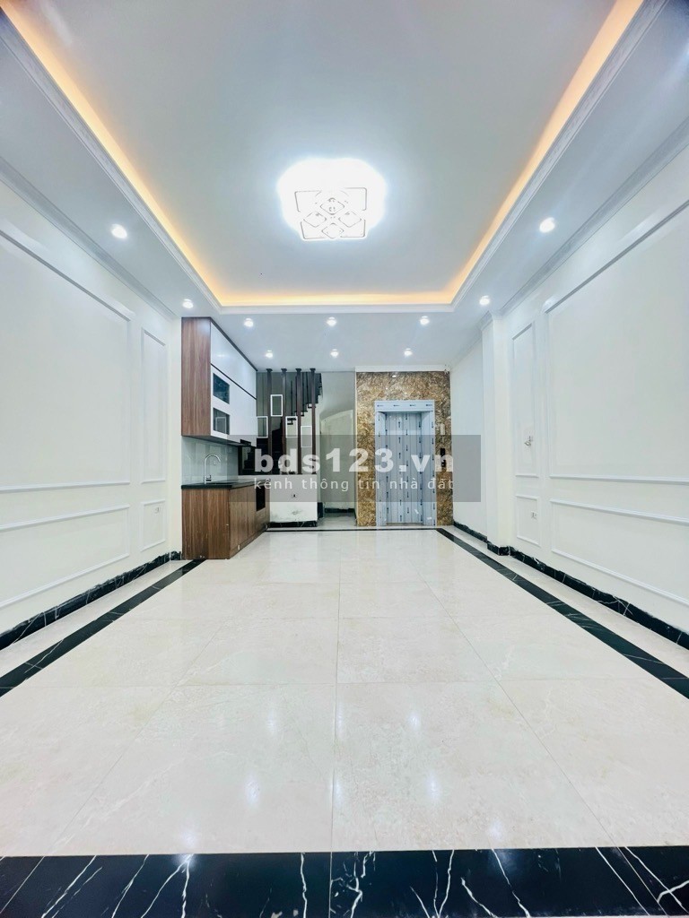 NHÀ ĐẸP-CẦU DIỄN-6TẦNG THANG MÁY-Ô TÔ NGỦ NHÀ-SÁT TRỤC CHÍNH-GIÁ HƠN 8 TỶ