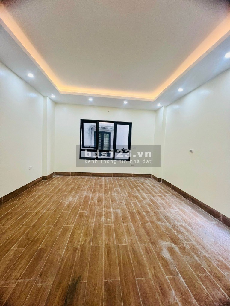 NHÀ ĐẸP-CẦU DIỄN-6TẦNG THANG MÁY-Ô TÔ NGỦ NHÀ-SÁT TRỤC CHÍNH-GIÁ HƠN 8 TỶ