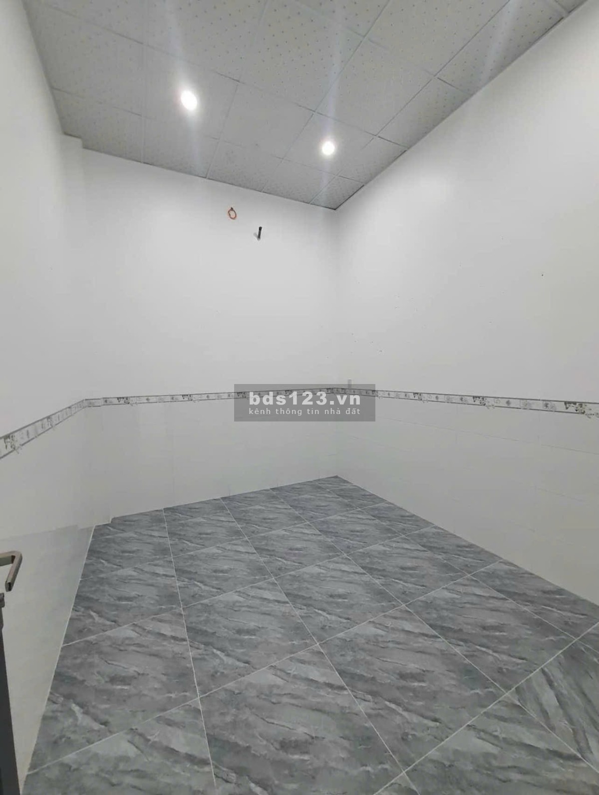 Chủ nhà tái định cư cần bán gấp căn nhà cấp 4 giá 850tr ngay trung tâm xã Bình Chánh