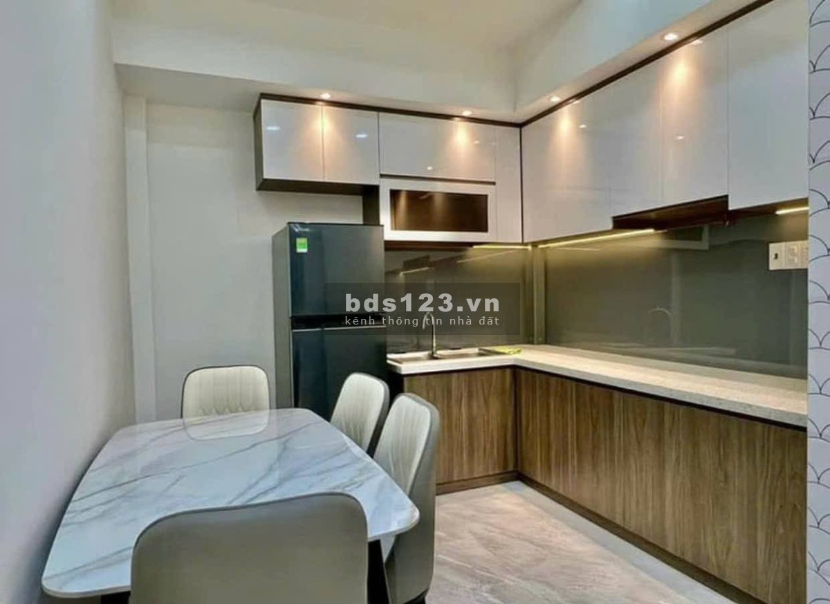 Ngộp ngân hàng nên bán gấp nhà 2 tấm đường nội bộ 6m