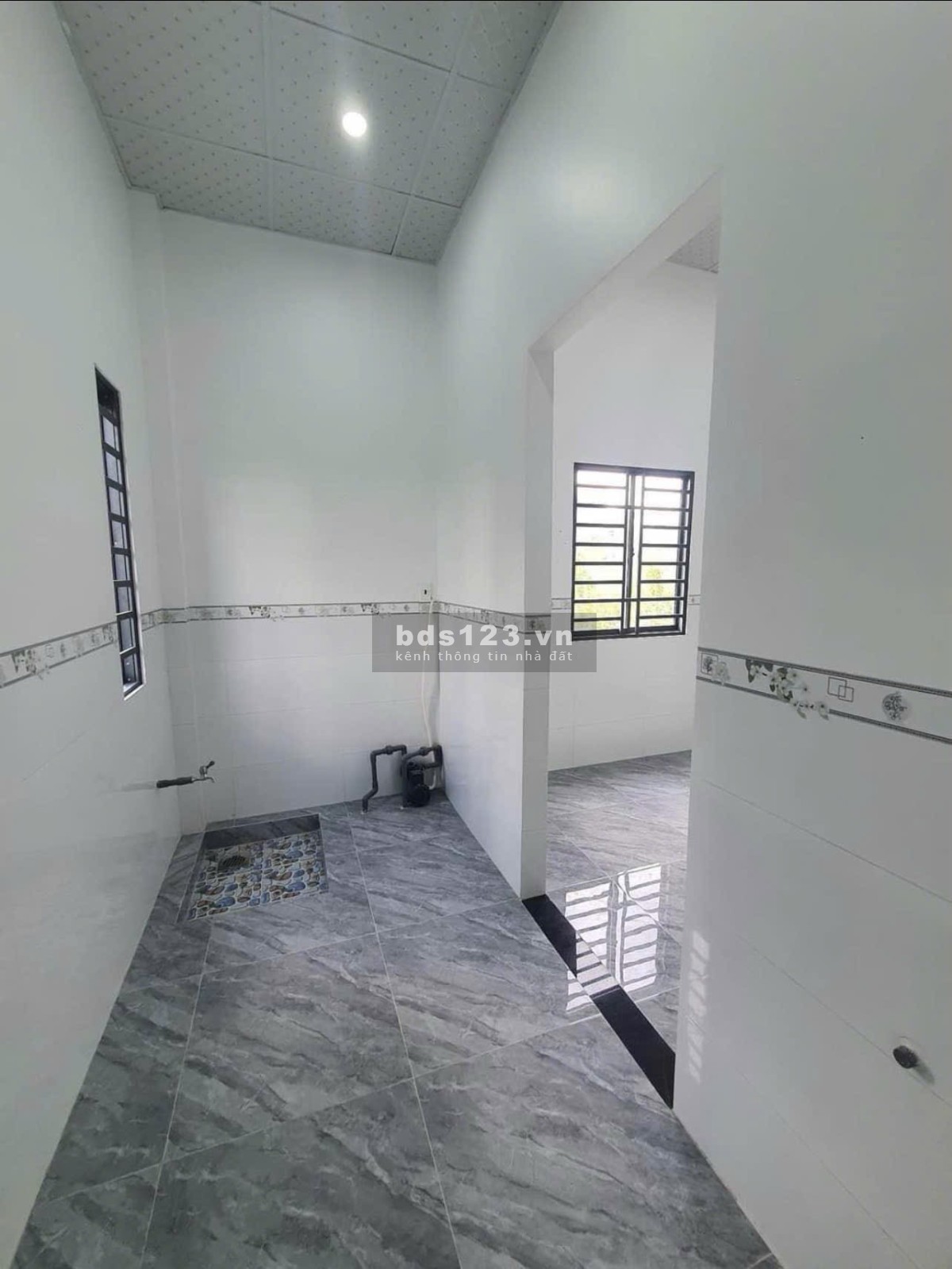 Chủ nhà tái định cư cần bán gấp căn nhà cấp 4 giá 850tr ngay trung tâm xã Bình Chánh