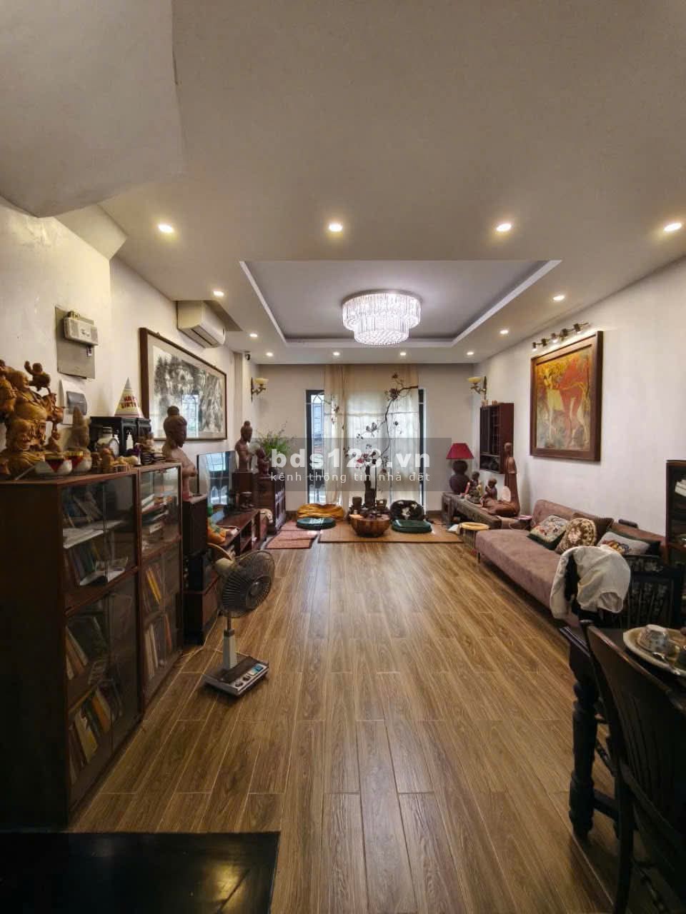 Căn nhà cực vip tại tuyến phố trung tâm. Dòng tiền ổn định - Hạ tầng đẹp, tăng giá tốt
