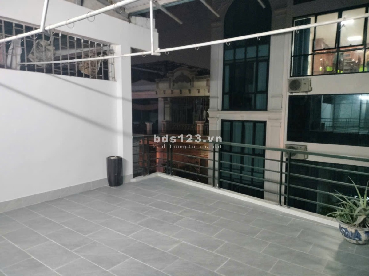 Nhà phân lô Lĩnh Nam - Nhà đẹp - Kinh doanh - Xung quanh tiện ích bạt ngàn
