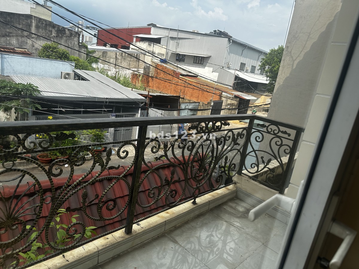 NHÀ đẹp 6mX 20m CHÍNH CHỦ CẦN BÁN - MIỄN TIẾP MÔI GIỚI