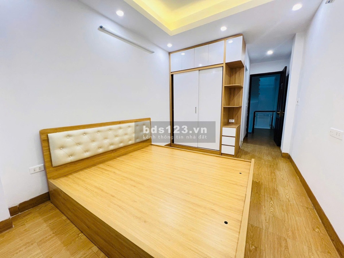 Nhà Mễ Trì hiếm có khó tìm - Ô tô đỗ sát nhà - 20m ra ô tô tránh - Nhà đẹp ở nga
